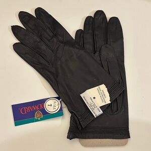 Women’s Black Leather Gloves NWT